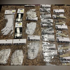 Lot of 23 wristlets for corsages